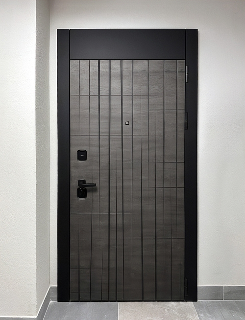 Квартирная дверь с МДФ