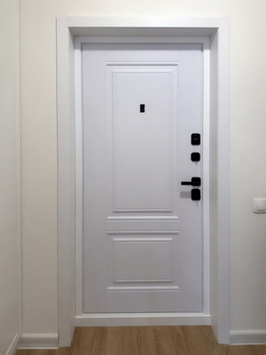 Внутренняя панель белого цвета Внутренняя панель белого цвета